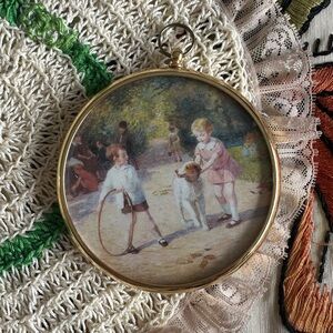 2/$15 - Small Vintage Gold Hanging Wall Accent